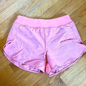 Athleta run the world 3 in short, peachy color